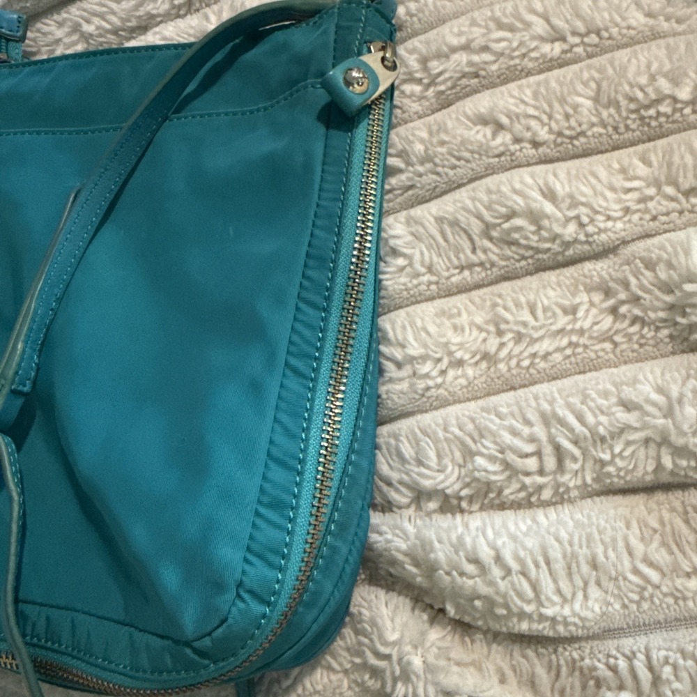 Vince Camuto Teal Crossbody Purse From The 80s Excellent Pre Owned Condition B8 - Picture 6 of 8